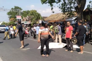 Pelajar Tewas Tergilas Truk di Jalan Basuki Rahmat Probolinggo