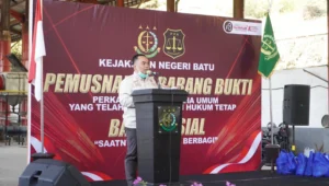 Kejari Kota Batu Musnahkan Barang Bukti Tindak Pidana Umum
