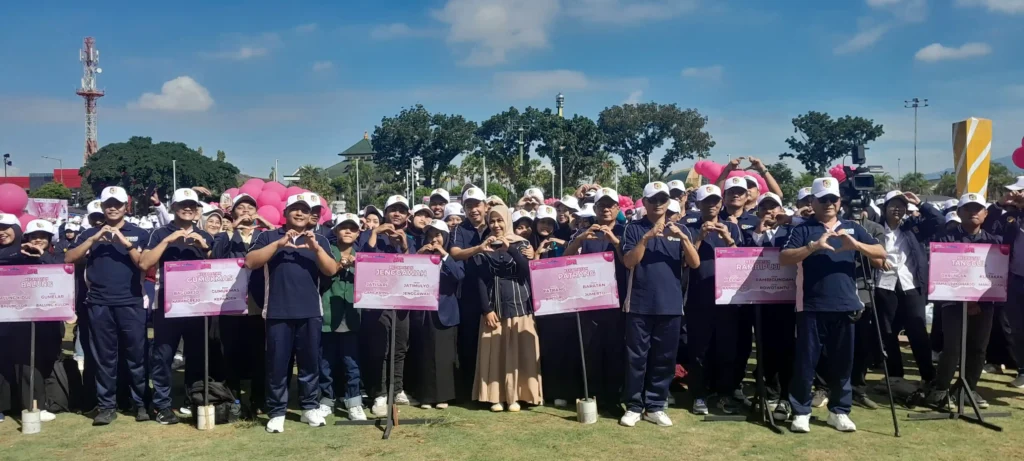 Bupati Jember Muhammad Fawait melepas ribuan mahasiswa untuk melakukan Kegiatan Kolaboratif Kuliah Kerja Nyata (KKN) Desa Cinta