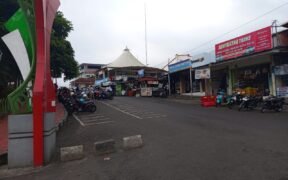 DPRD Kota Batu mendorong agar Pemkot Batu dalam hal ini Dishub untuk melakukan kajian ulang di semua kantong atau titik parkir.