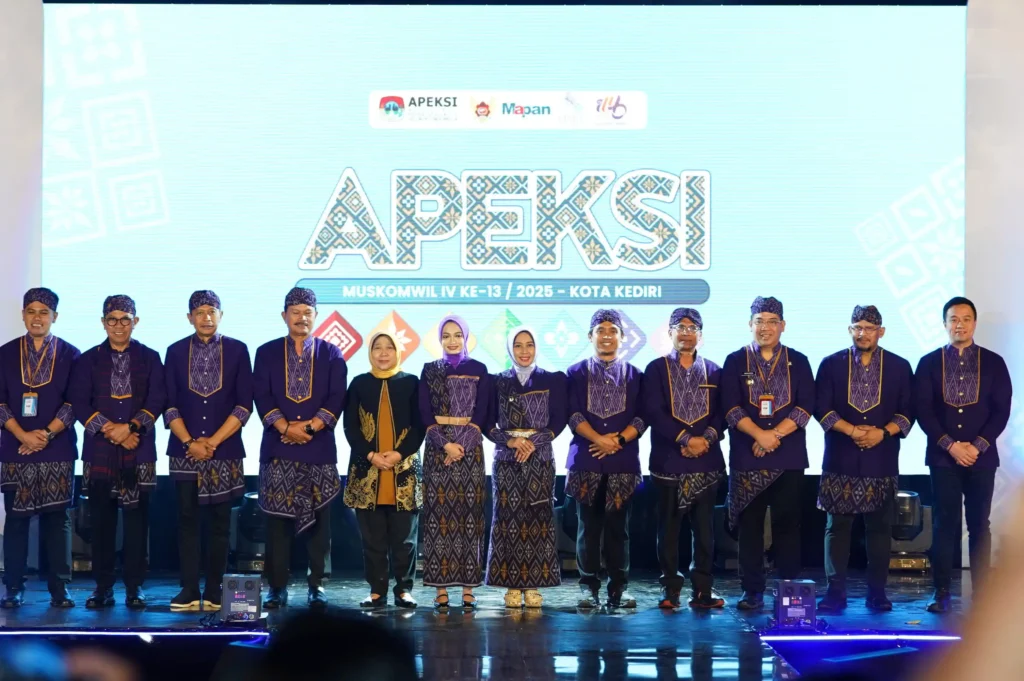 Gala Dinner Musyawarah Komisariat Wilayah (Muskomwil) IV APEKSI ke-13 di di Halaman Balai Kota Kediri, Rabu (16/7/2025).