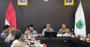 3 Kepala Daerah Malang Raya, Yaitu Wali Kota Batu, Bupati Malang dan Wali Kota Malang Wahyu Hidayat duduk dan membahas Malang Raya