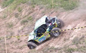 Kabupaten Jember kembali menjadi tuan rumah kejuaraan nasional off-road. IOF National Championship 2025 resmi dibuka oleh Bupati Jember, Muhammad Fawait, didampingi oleh Ketua Umum Indonesia Off-Road Federation (IOF) Irjen Pol (Purn) H. Sam Budigusdian, bertempat di Sirkuit Bernady Land, Jember, pada Sabtu (19/07/2025).