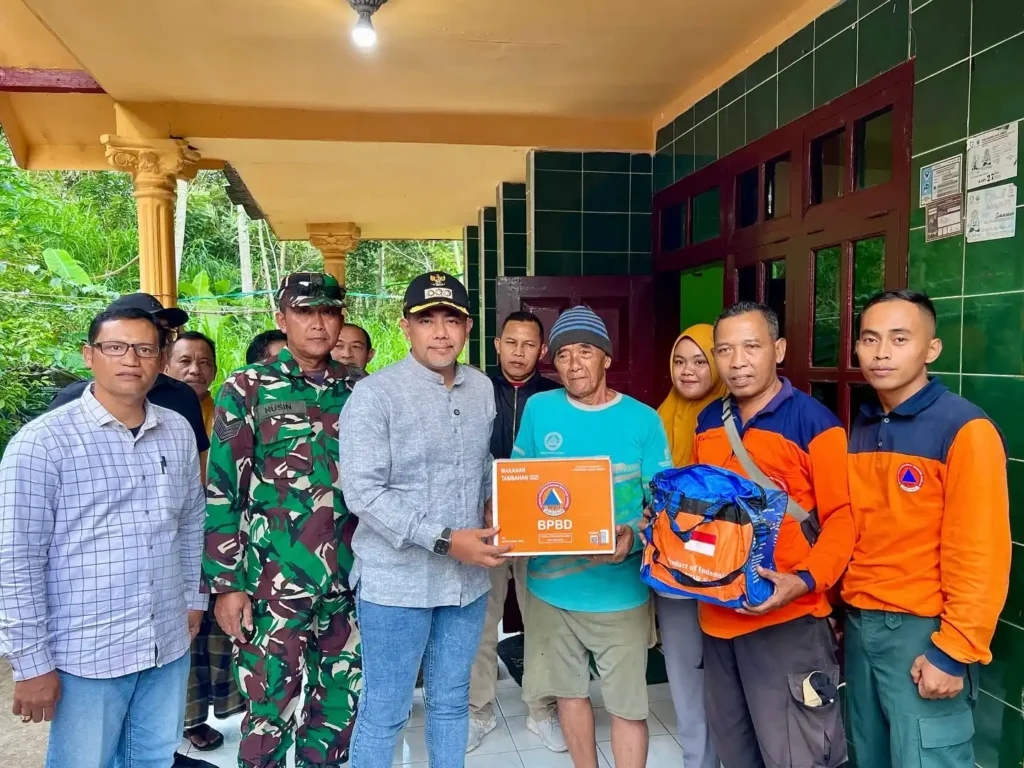 Bencana gempa bumi yang melanda tiris Sejak Kamis malam (17/7) hingga Sabtu pagi (19/7), tercatat 64 kali gempa tektonik dangkal.