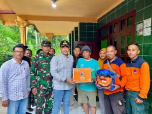 Bupati Probolinggo Tinjau Dampak Gempa di Tiris