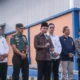 Bupati Jember Muhammad Fawait turut menyalurkan bantuan pangan beras tahap 2 untuk alokasi bulan Juni dan Juli 2025, Senin (21/7/2025)