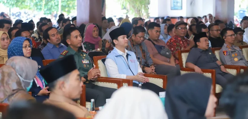 Bupati Trenggalek, Mochammad Nur Arifin, mengikuti secara daring peluncuran kelembagaan 80.000 Koperasi Merah Putih