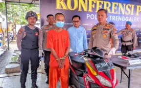 Seorang pria asal Makassar terciduk melakukan aksi curanmor dengan membawa satu unit sepedah motor warga trenggalek