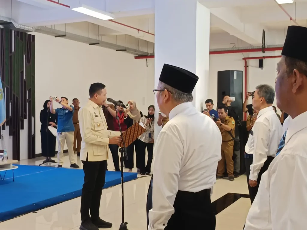 Wali Kota Malang, Wahyu Hidayat, Kukuhan tiga forum strategis oleh yakni Forum FKUB, FPK, dan FKDM untuk periode 2025–2030.