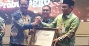 Kepala Biro Perekonomian Sekretariat Daerah (Setda) Provinsi Jawa Timur Aftabuddin Rijaluzzaman kepada Asisten Perekonomian dan Pembangunan Sekda Kabupaten Probolinggo Juwono Prasetijo Utomo DBHCHT