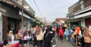 situasi Evaluasi CFD Jombang yang ramai padat penduduk dan orang jualan dipinggir jalan