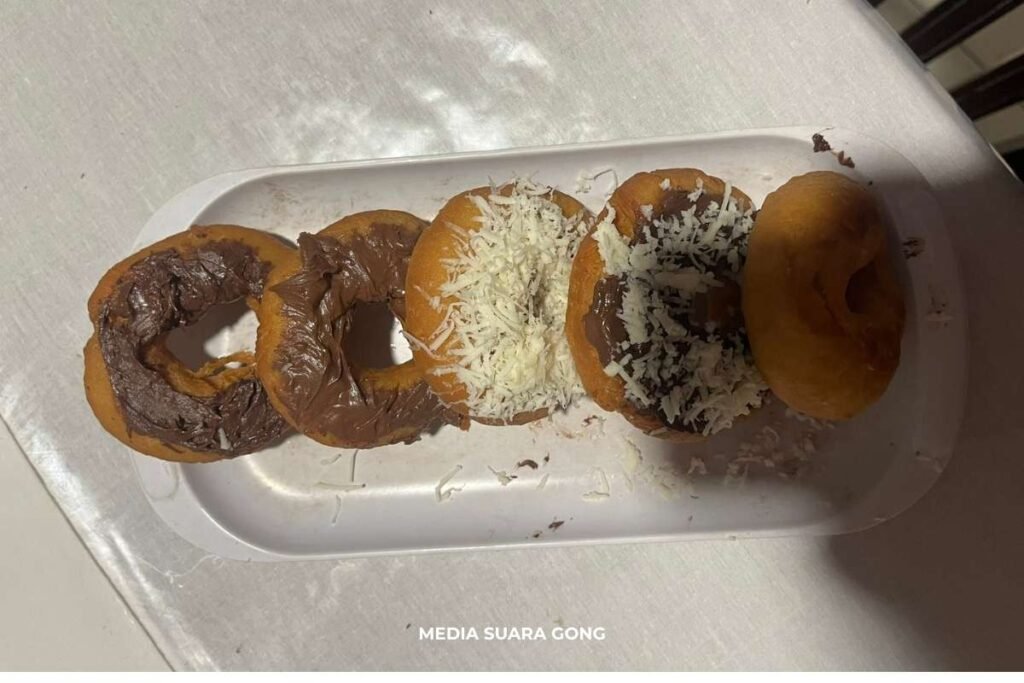 Donat Pinkan Mambo