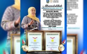 khofifah indar parawansa mendapat penghargaan rekor muri MPLS Ramah Jawa Timur