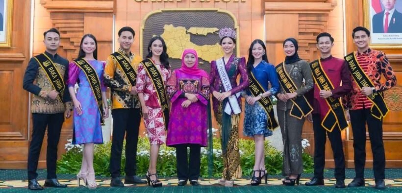 Khofifah indar parawansa bersama Firsta Yufi Amarta Putri Puteri Indonesia 2025 Jawa Timur