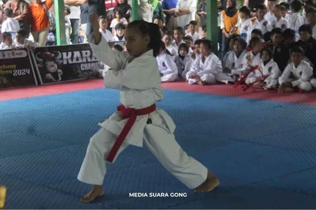 Dua Karateka Muda Jombang Tembus O2SN Nasional!