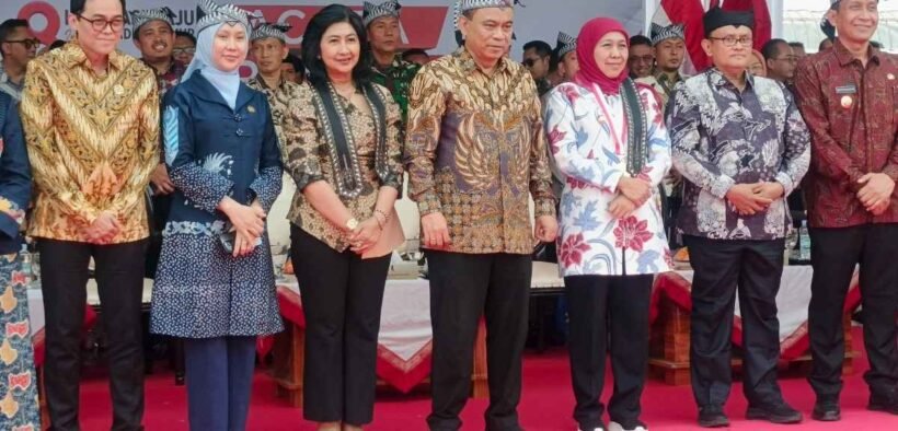 khofifah indar parawansa dan wakil sri wahyuni beserta jajarannya koperasi Merah Putih