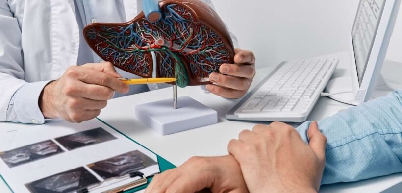 Indonesia bebas hepatitis dokter memegang paru-paru