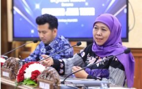 khofifah indah parawansa bersama emil dardak membahas regulasi sound horeg