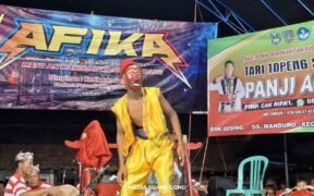 Kesenian Sandur Manduro yang tampil di daerah Jombang
