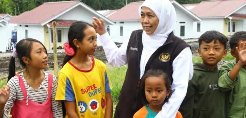 gubernur jatim bersama anak-anak