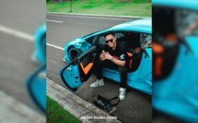 kasus Doni Salmanan berfoto di mobil lamborghini aventador warna biru