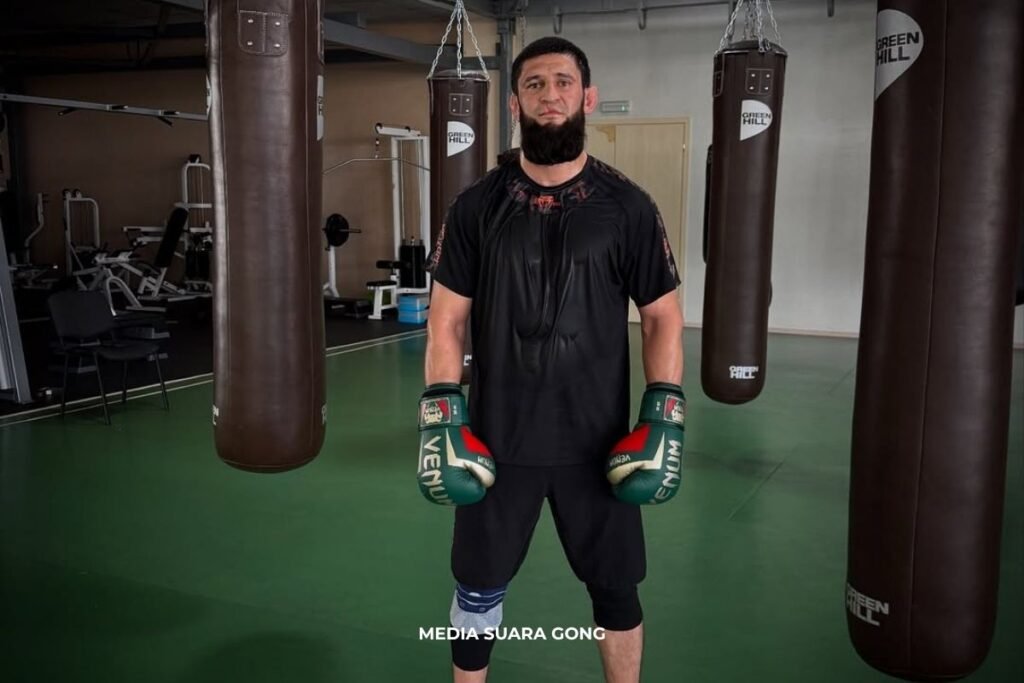 Khamzat Chimaev Siap Gigit Dricus du Plessis!