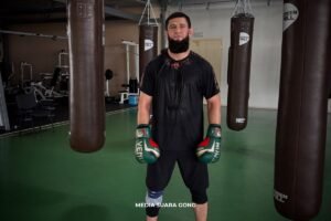 Khamzat Chimaev Siap Gigit Dricus du Plessis!