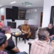 Juru Parkir (Jukir) di Alun-Alun Kota Batu audiensi dengan Wakil Wali Kota Batu, Heli Suyanto untuk Bahas Wacana pemberlakuan gate parkir