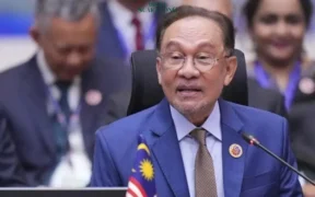 Ribuan warga Malaysia melakukan aksi protes di kawasan Dataran Merdeka, Kuala Lumpur, pada Sabtu (26/7/2025) dan desa Anwar Ibrahim Mundur