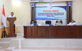Foto: Wali Kota Probolinggo dr. Aminuddin saat memberikan sambutan dalam kegiatan Sosialisasi Kerukunan Umat Beragama di Aula Bangkesbangpol. (MemoX/istimewa)
