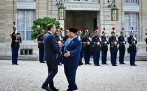 Indonesia mendorong negara-negara ikut mengambil langkah serupa seperti Prancis yaitu mengakui Palestina sebagai sebuah negara.