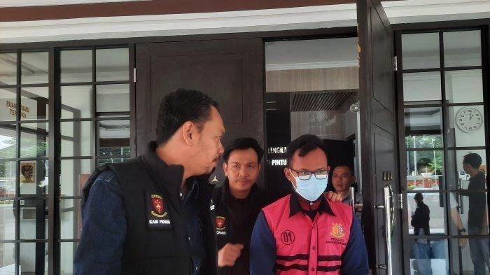Sekdes di Majalengka, Jawa Barat, ditetapkan sebagai tersangka kasus dugaan korupsi dana desa dan dipakai beli Diamond Game Mobile Legend