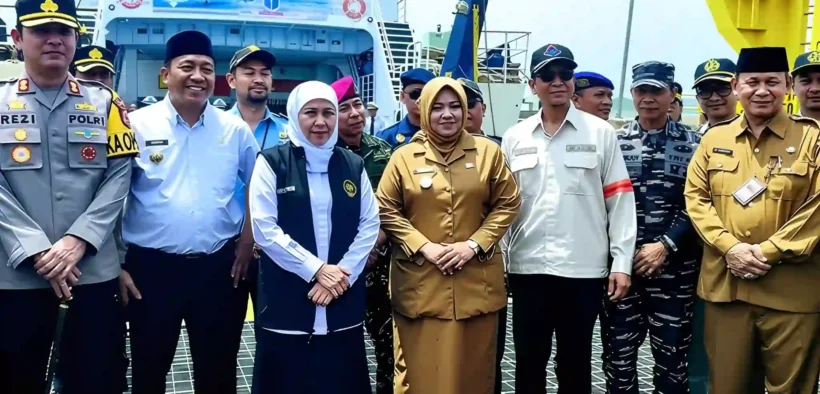 Gubernur Jawa Timur Khofifah Indar Parawansa secara resmi melepas keberangkatan program Angkutan Laut Mudik Gratis 2025 dari Pelabuhan Jangkar, Situbondo, Senin (24/3/2025).