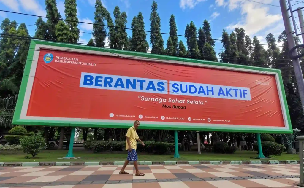 Pemerintah Kabupaten (Pemkab) Situbondo resmi meluncurkan Program Berobat Tanpa Batas (BERANTAS)