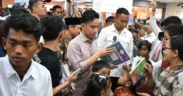 Nah ini baru yang namanya Prioritas!. Bukan Gerbong asap perokok, Melainkan Gerbong yang ramah anak dan ibu