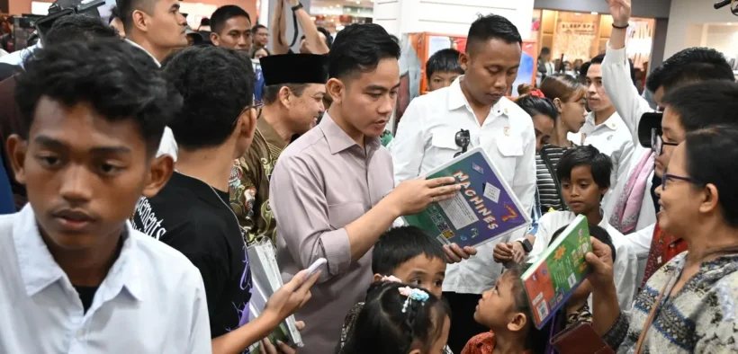 Nah ini baru yang namanya Prioritas!. Bukan Gerbong asap perokok, Melainkan Gerbong yang ramah anak dan ibu