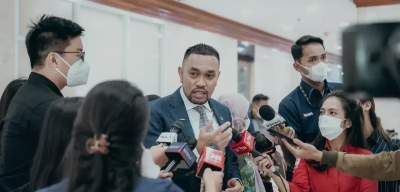 Ahmad Sahroni resmi dicopot dari jabatannya sebagai Wakil Ketua Komisi III DPR RI.