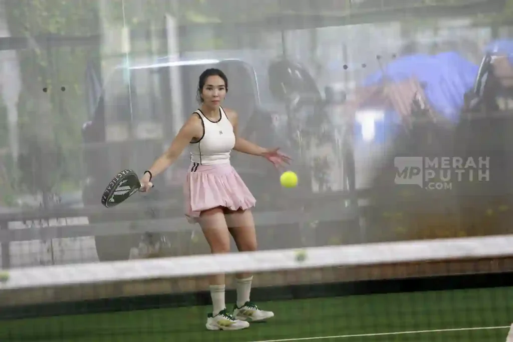 Di balik hype-nya Padel ternyata ada warning khusus buat kalian yang punya masalah obesitas atau diabetes. 