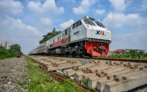 Wacana kontroversial dari anggota Komisi VI DPR RI yang mengusulkan adanya gerbong khusus merokok di kereta api milik PT KAI.