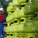 Pemerintah tengah menggodok skema baru terkait penyaluran subsidi liquefied petroleum gas (LPG) tabung 3 kg agar lebih tepat sasaran.