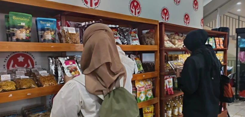 Pemerintah Kota Malang hadirkan inovasi baru untuk Bus Wisata Maciato dengan menggandeng Galeri Mbois yang membuat perjalanan semakin nyaman