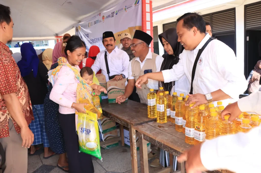 Irwasum Polri Tinjau Bazar Murah di Malang