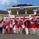 Pemerintah Kota Malang melalui Badan Kesatuan Bangsa dan Politik (Bakesbangpol) membagikan sebanyak 500 bendera Merah Putih kepada masyarakat.