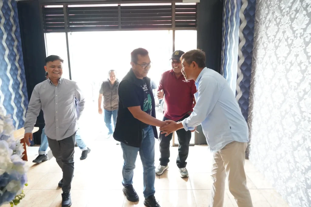 Wali Kota Batu, Nurochman, melakukan kunjungan ke Perumdam Among Tirto di Jalan Kartini, Kelurahan Sisir, Kota Batu, pada Jumat (8/8/2025).