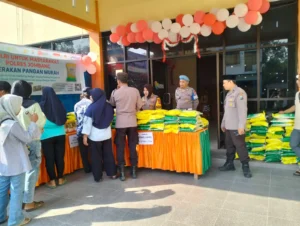 Polsek Tembelang Gelar Gerakan Pangan Murah, Warga Pulogedang Jombang Antusias