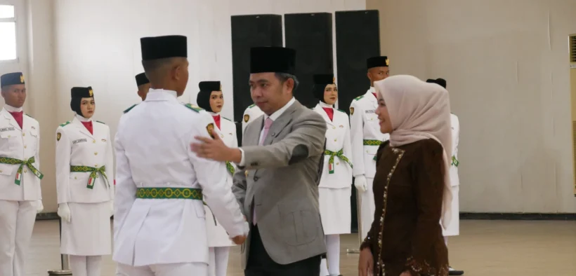 Bupati Fawait hadiri prosesi Pengukuhan Pasukan Pengibar Bendera Pusaka (Paskibraka) Kabupaten Jember 2025.