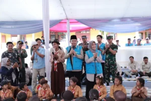 Gus Fawait Wujudkan Mimpi Warga Dusun Bandealit di Hari Kemerdekaan