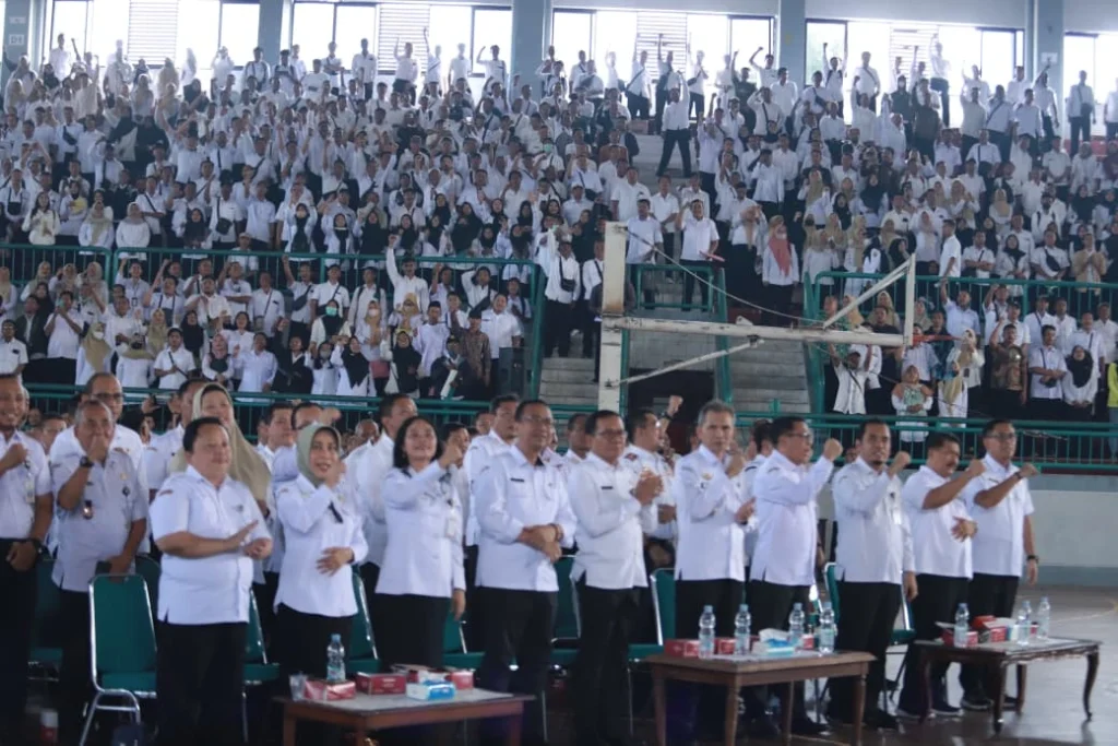 Bupati Fawait Membuat 3.378 Tenaga Honorer R4 Gembira