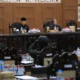 Suasana serius namun penuh semangat di ruang sidang utama DPRD Kota Probolinggo saat pembahasan dua raperda strategis yaitu Perseroda dan Pajak Daerah