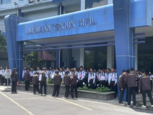 Zenurianto Sampaikan Pesan Inspiratif ke 410 MABA Teknik Sipil Polinema